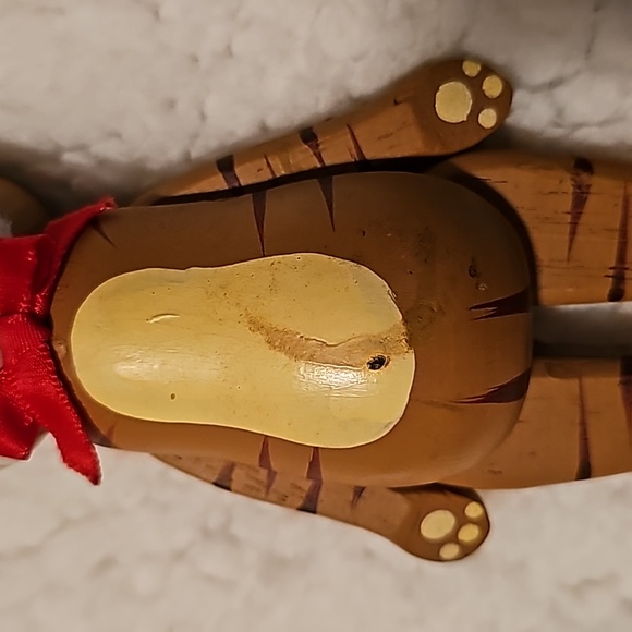 Vintage Faux Wood Articulated Cat Ornament with Pull String - Picture 5 of 5